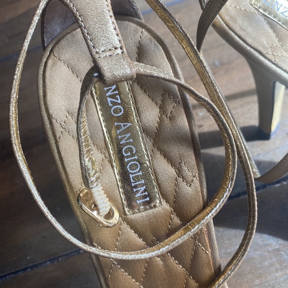 Enzo Angiolini Gold Women's Heels crystal detailing size 8.5 - Picture 4 of 10
